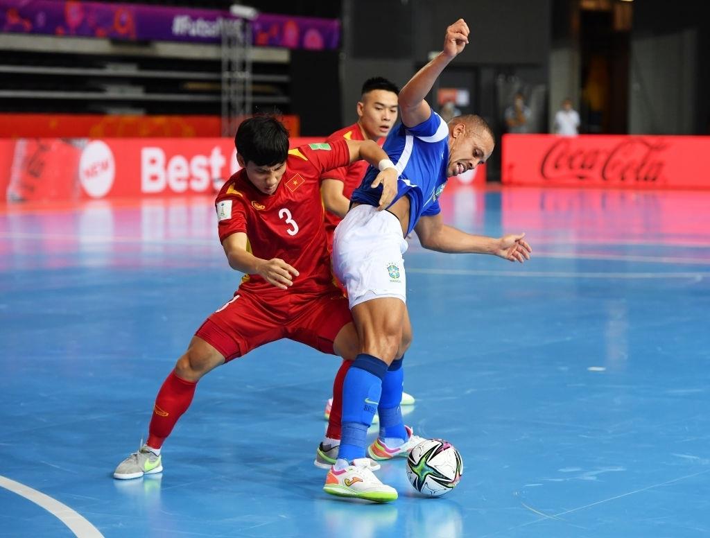Cách Chơi Futsal Cho Người Mới: Các Bước, Quy Định và Kỹ Năng Cần Biết
