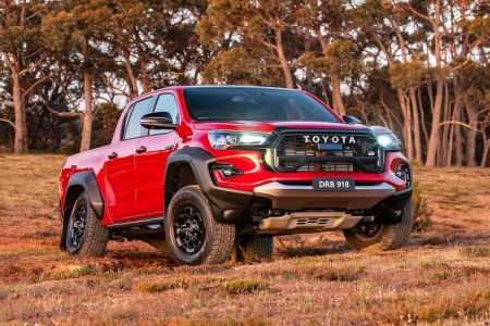 Toyota Hilux 2022 có những nâng cấp gì? Khám phá điểm nổi bật của xe.