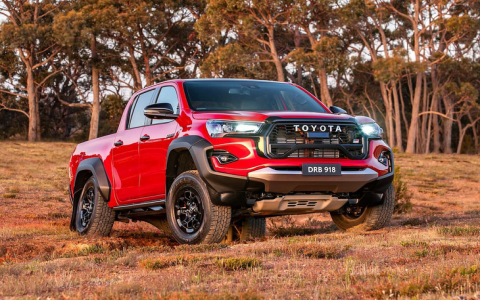 Toyota Hilux 2022 có những nâng cấp gì? Khám phá điểm nổi bật của xe.